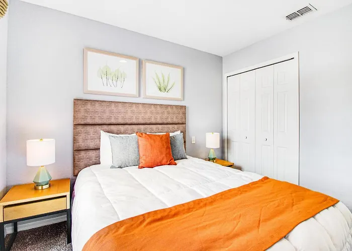Modern Retreat At Regal Oaks Resort