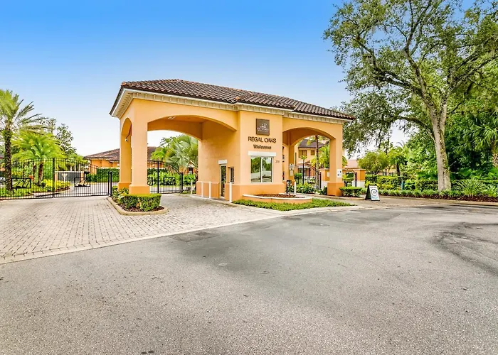 Modern Retreat At Regal Oaks Resort