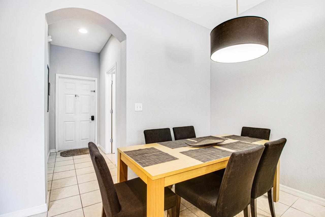 Modern Retreat At Regal Oaks Casa de Férias Orlando
