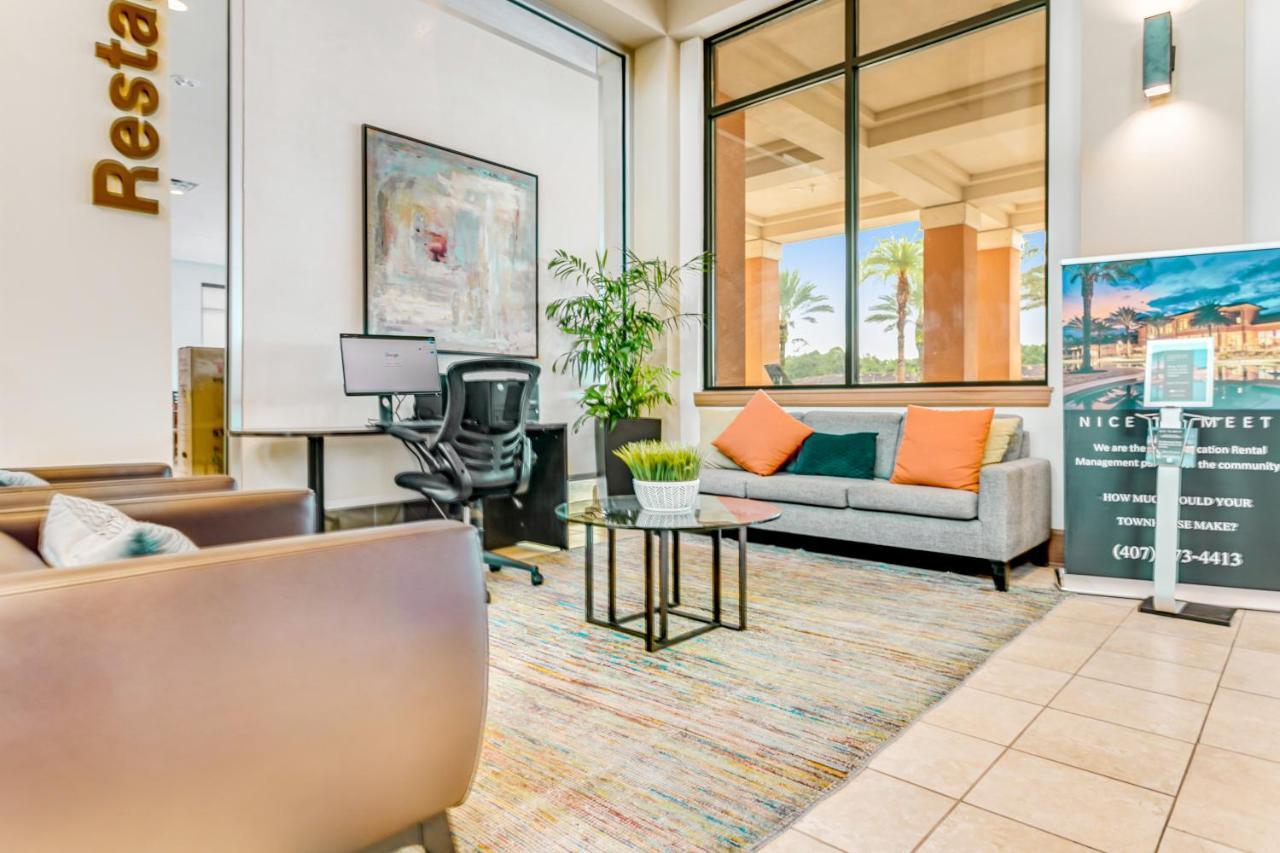 Modern Retreat At Regal Oaks *