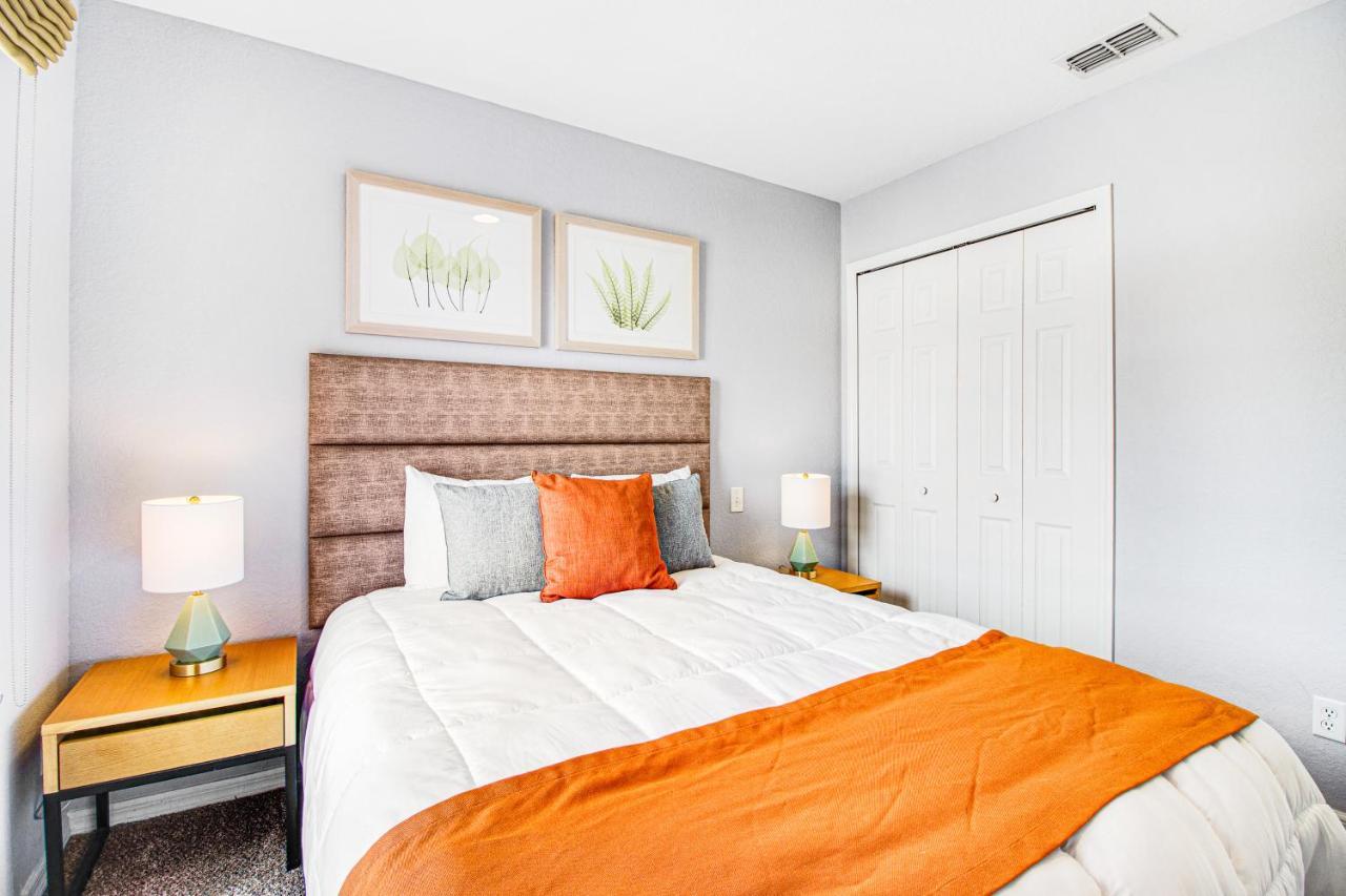 Casa de Férias Modern Retreat At Regal Oaks *