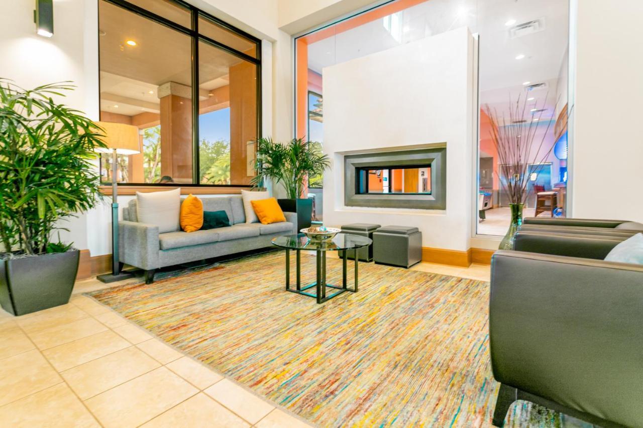 Modern Retreat At Regal Oaks